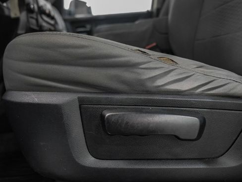 Used 2014 RAM 2500 Tradesman w/ Chrome Appearance Group image 30