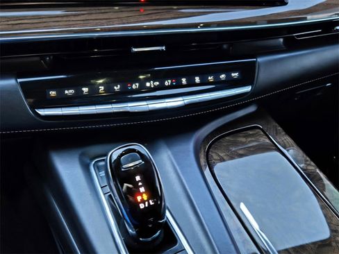 Used 2021 Cadillac Escalade ESV Sport Platinum w/ Heavy-Duty Trailer Package image 22