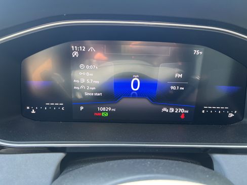 Used 2025 Volkswagen Jetta SE w/ Sunroof Package FWD image 19