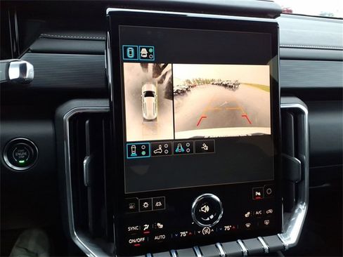 New 2026 GMC Acadia Elevation image 15