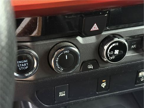 Used 2016 Toyota Tacoma TRD Off-Road w/ Towing Package AWD/4WD image 46