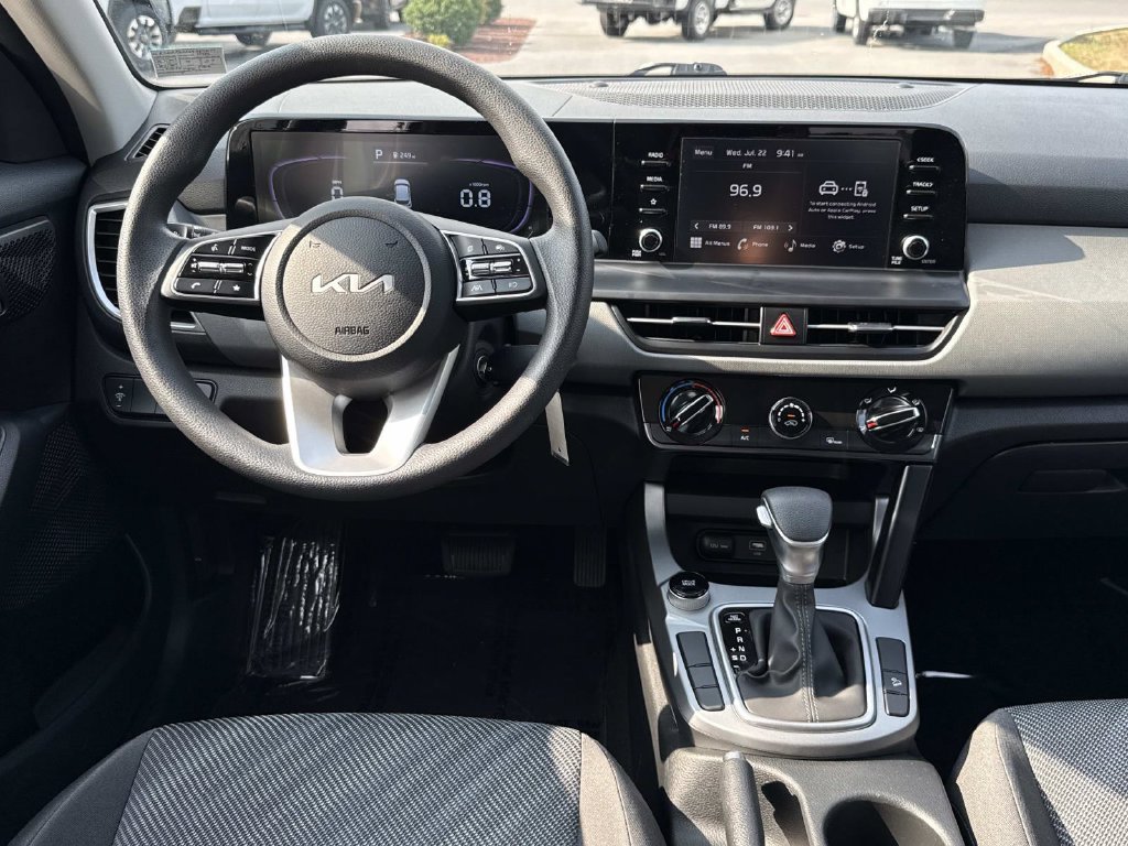 Used 2026 Kia Seltos LX FWD image 3