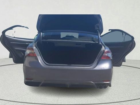 Used 2022 Toyota Camry SE FWD image 12