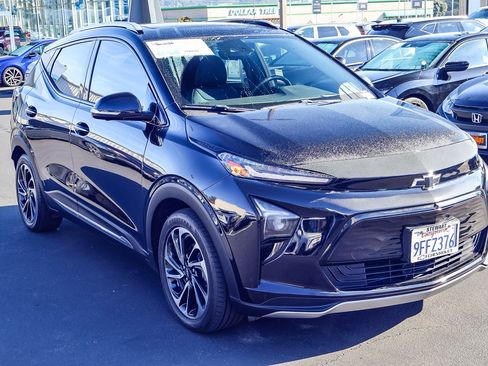 Used 2022 Chevrolet Bolt EUV Premier w/ Sun & Sound Package image 21