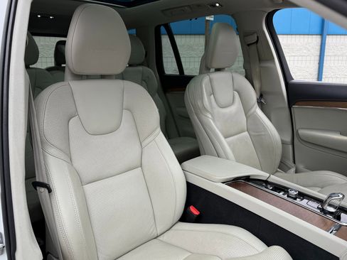 Used 2017 Volvo XC90 T8 Inscription w/ Vision Package image 12