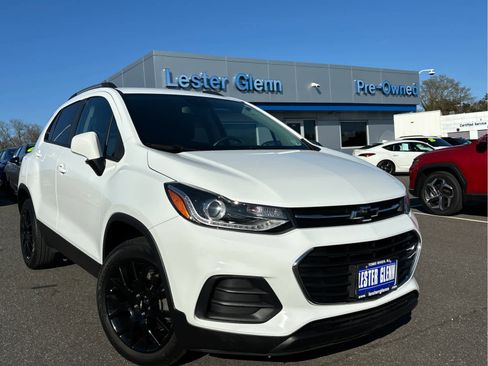 Certified 2022 Chevrolet Trax LT w/ Driver Confidence Package AWD/4WD image 3