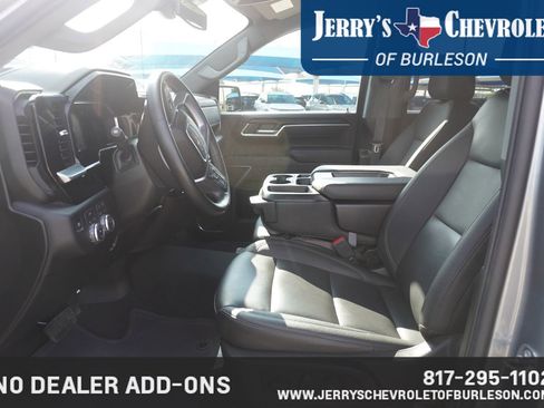 Used 2026 GMC Sierra 1500 SLT AWD/4WD image 7