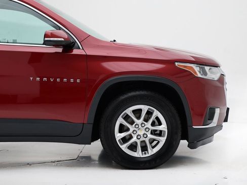 Used 2020 Chevrolet Traverse LT image 4