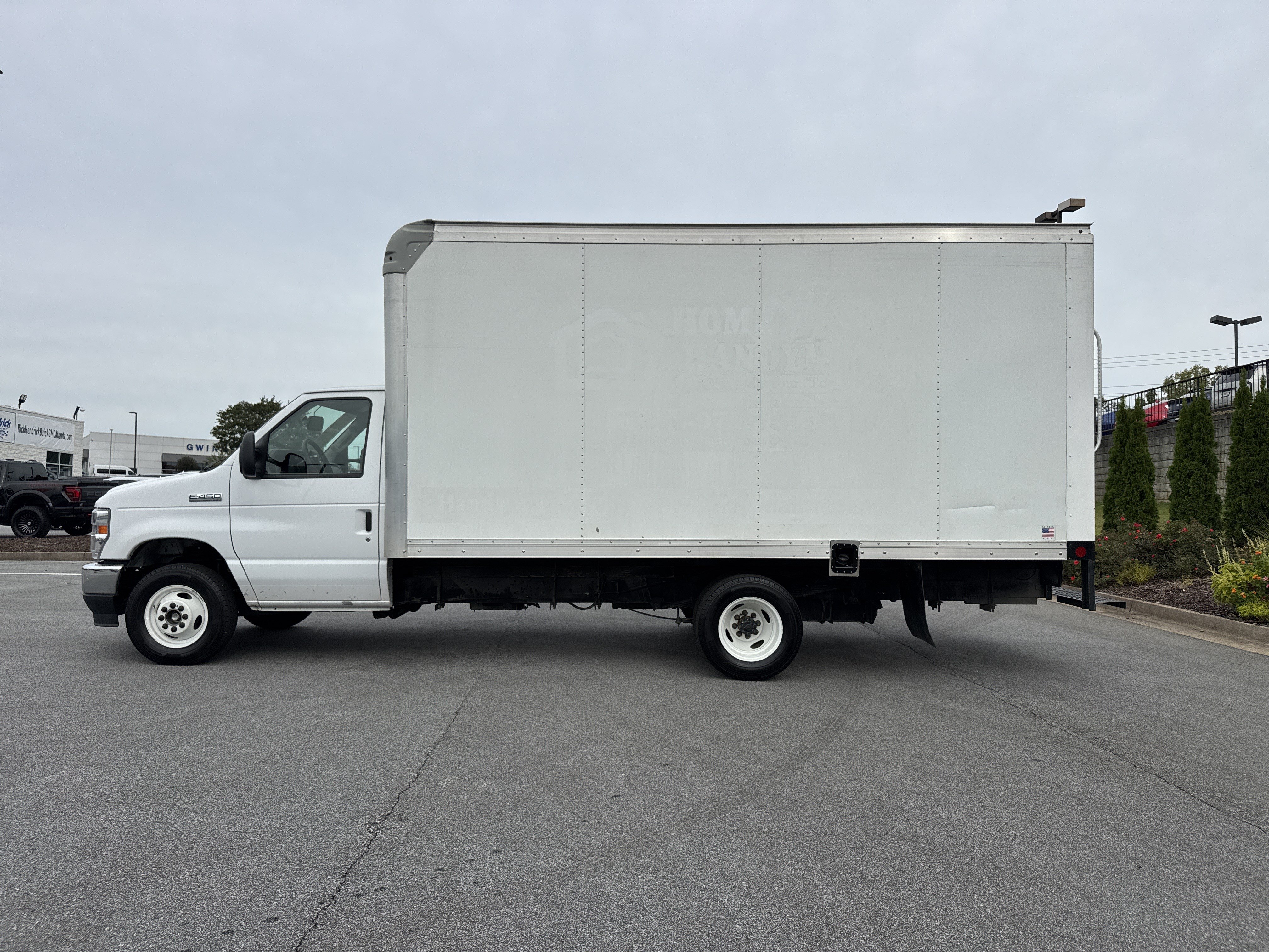 Used 2023 Ford E-450 and Econoline 450 Super Duty w/ Power Windows & Locks Group RWD image 7