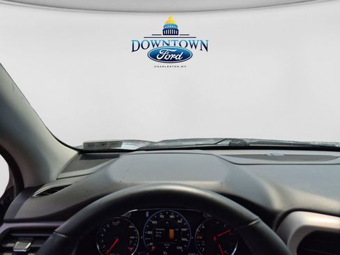 Used 2023 GMC Acadia AT4 w/ Technology Package AWD/4WD image 10