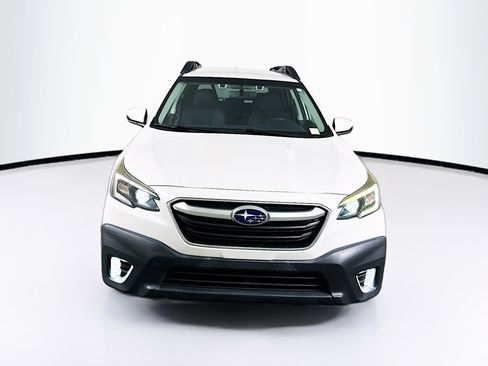 Used 2021 Subaru Outback Premium image 2