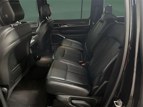 Used 2024 Jeep Wagoneer Series II w/ Flexible Seating Group image 8