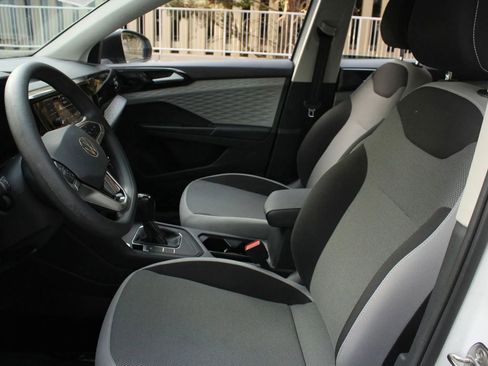 Used 2022 Volkswagen Taos S image 14