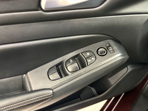 Used 2025 Nissan Altima 2.5 SV AWD/4WD image 24