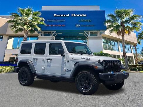 Used 2023 Jeep Wrangler Unlimited w/ Sun & Screen Package AWD/4WD image 2