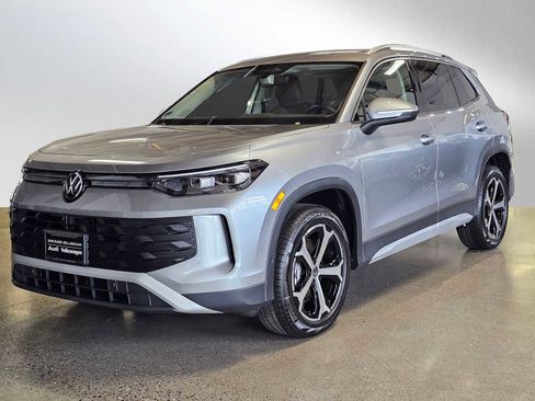 New 2026 Volkswagen Tiguan SE AWD/4WD image 3