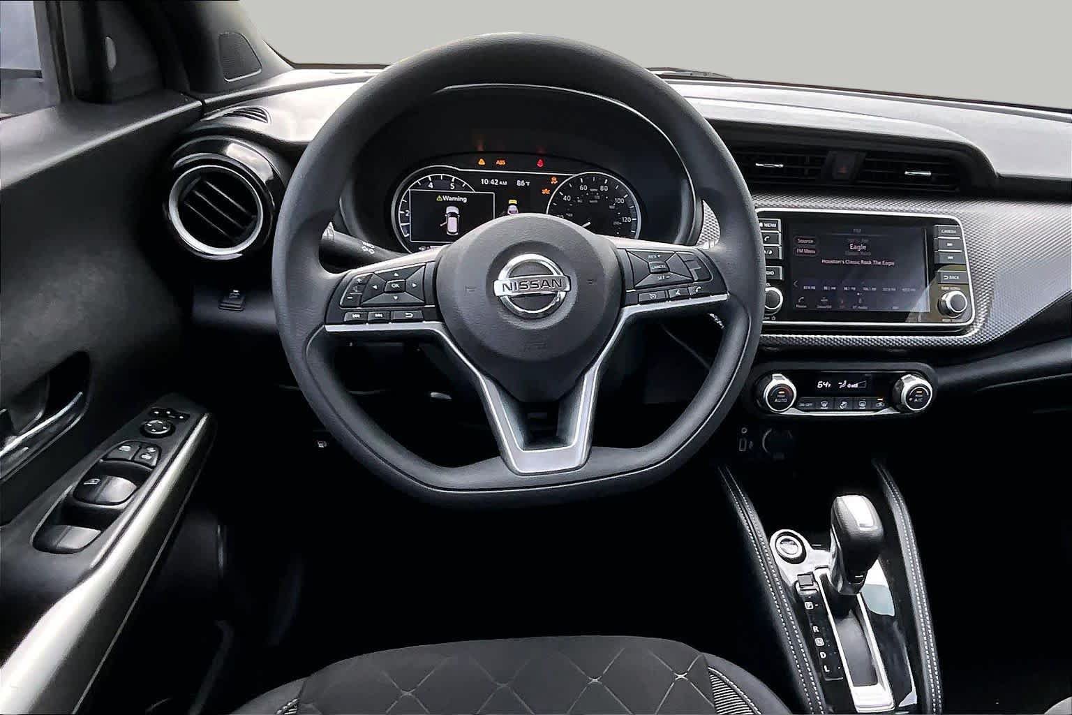 Used 2019 Nissan Kicks SV FWD image 5