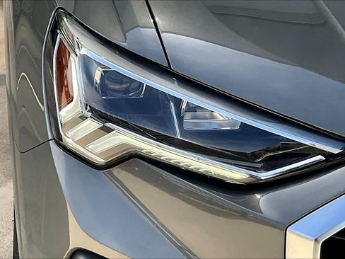 Used 2023 Audi Q3 2.0T Premium w/ Convenience Package AWD/4WD image 28