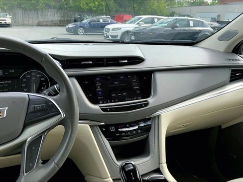 Used 2023 Cadillac XT5 Premium Luxury w/ LPO, Floor Liner Package AWD/4WD image 5