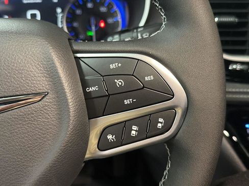 New 2026 Chrysler Pacifica Select FWD image 21