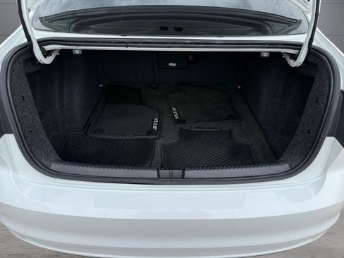 Used 2017 Volkswagen Jetta SE FWD image 10
