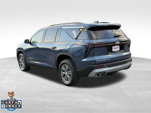 Used 2026 Chevrolet Traverse LT AWD/4WD image 3
