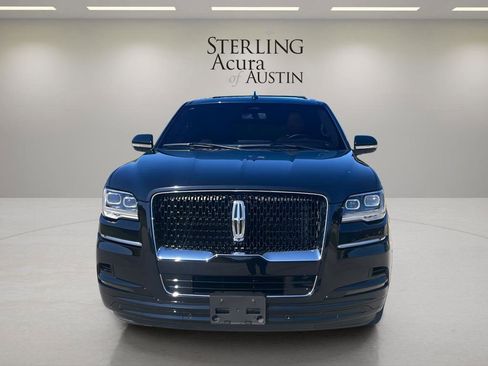 Used 2023 Lincoln Navigator Reserve AWD/4WD image 2
