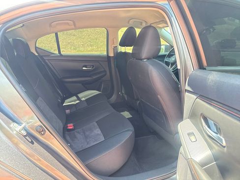 Used 2025 Nissan Sentra SR FWD image 25