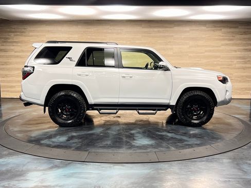 Used 2024 Toyota 4Runner TRD Off-Road Premium image 11