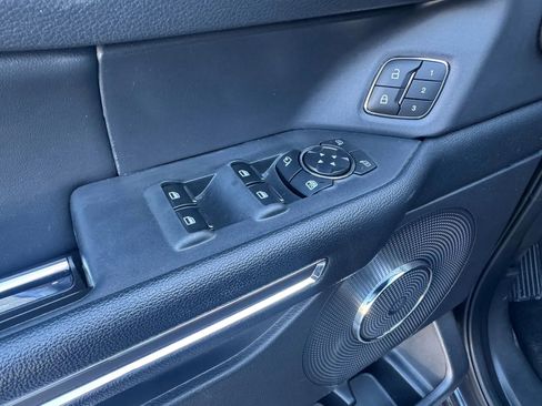 Used 2024 Ford Expedition Max XLT image 10