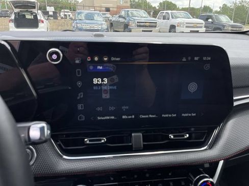 Used 2025 Chevrolet Equinox RS AWD/4WD image 19