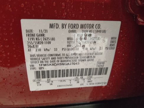 Used 2022 Ford Explorer XLT w/ Equipment Group 202A AWD/4WD image 33