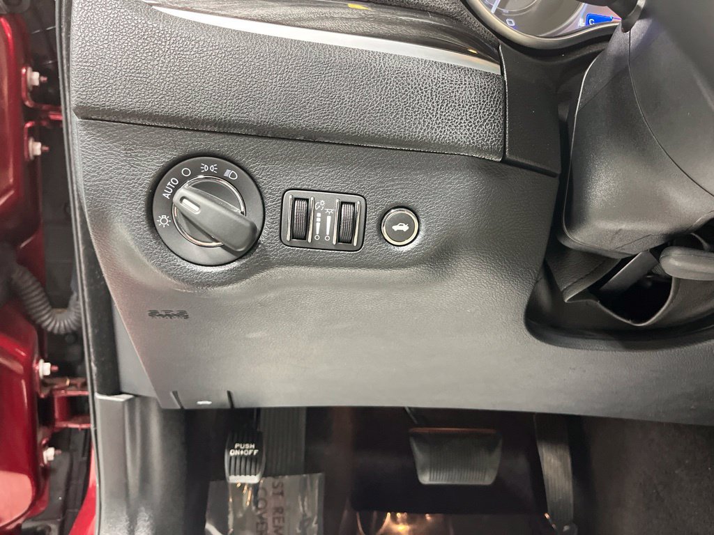 Used 2018 Chrysler 300 Touring L RWD image 14