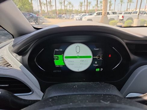 Used 2019 Chevrolet Bolt Premier w/ Infotainment Package FWD image 9