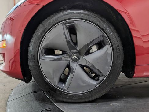 Used 2020 Tesla Model 3 Performance image 12