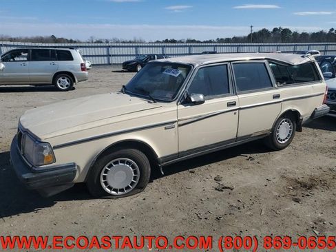 Used 1989 Volvo 240 DL image 1
