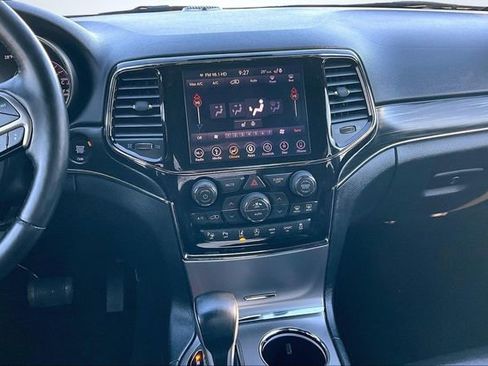 Used 2019 Jeep Grand Cherokee Limited image 10
