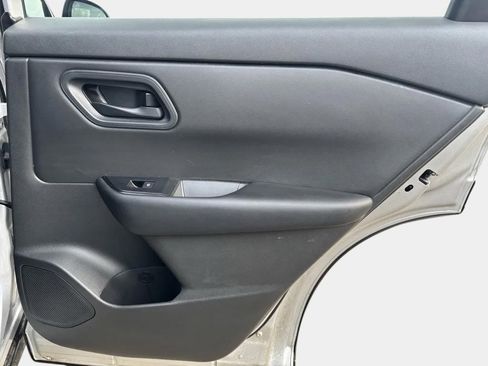 Used 2024 Nissan Rogue S image 24