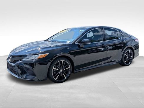 Used 2020 Toyota Camry XSE FWD image 7