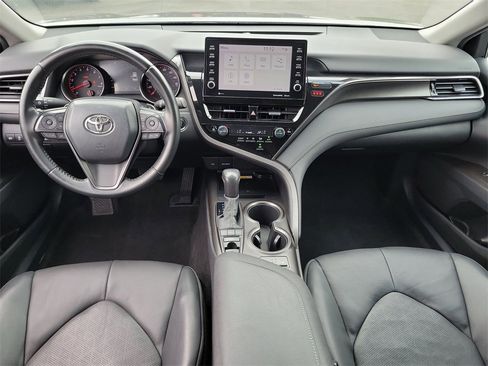 Used 2022 Toyota Camry XSE image 26