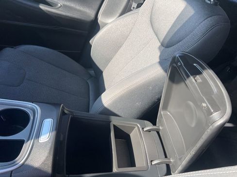 Used 2023 Hyundai Santa Fe SE image 51