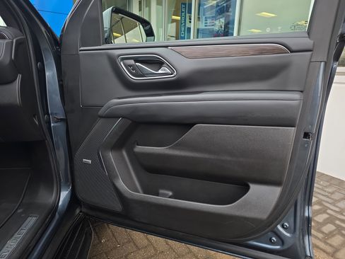 Used 2021 Chevrolet Suburban LT image 29