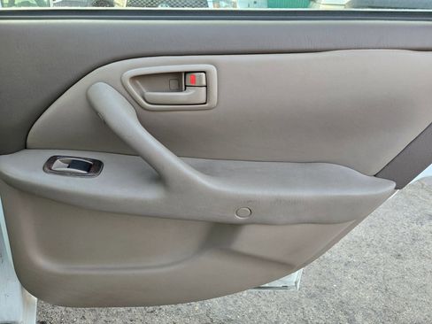 Used 1998 Toyota Camry XLE image 14
