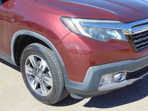 Used 2017 Honda Pilot EX image 2