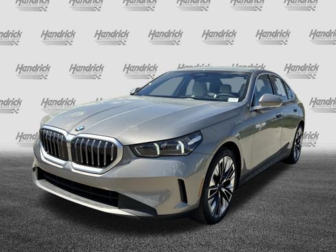 Certified 2026 BMW 530i RWD image 3