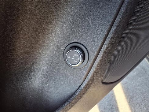 Used 2022 Chevrolet Blazer LT image 28