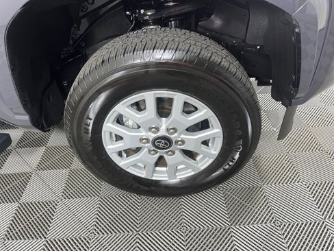 Certified 2025 Toyota Tacoma SR5 image 28