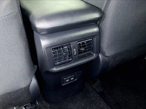 Used 2025 Toyota RAV4 XLE AWD/4WD image 30