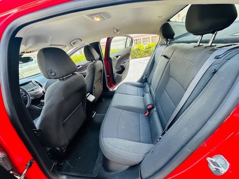 Used 2017 Chevrolet Cruze LT w/ Convenience Package FWD image 17