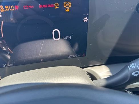 Used 2024 Buick Encore GX Avenir w/ Avenir Technology Package AWD/4WD image 5